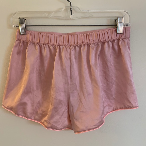 NWT Victoria’s Secret Silky Sleep Shorts - Picture 2 of 3